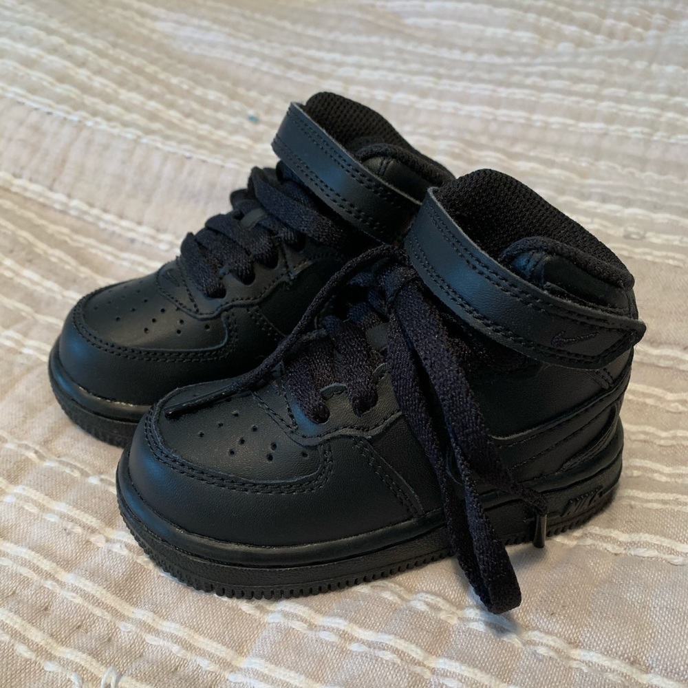 Toddler Nike Shoe size 5